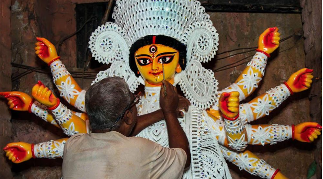 শুভ্র শরতে দেবী দুর্গার আগমন: সর্বজনীন মিলনের এক অনন্য বারতা