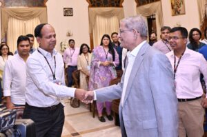 রাষ্ট্রপতির সাথে ঠাকুরগাঁও সাংবাদিক ফোরামের নেতৃবৃন্দ
